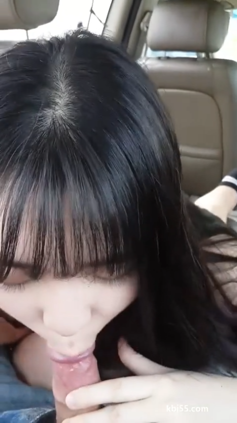 Bú cặc bồ trên ô tô
